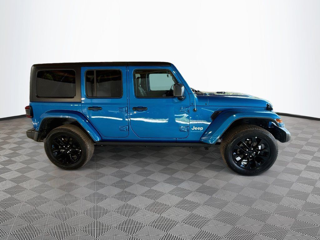 Certified 2023 Jeep Wrangler Unlimited Sahara AWD/4WD image 5