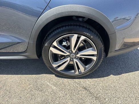 New 2025 Volvo V60 B5 Cross Country Plus w/ Protection Package Premier image 9
