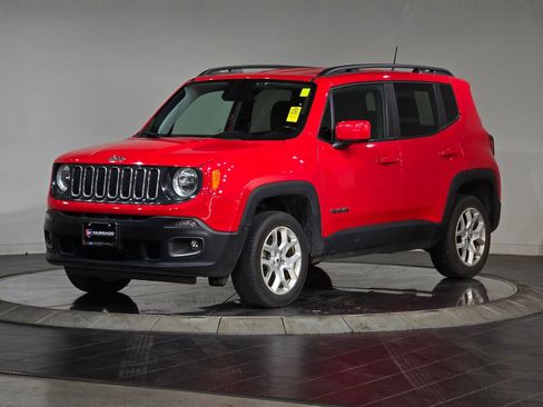 Used 2018 Jeep Renegade Latitude w/ Cold Weather Group image 5