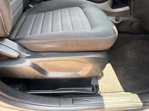 Used 2022 Ford Edge SE w/ Black Appearance Package AWD/4WD image 15