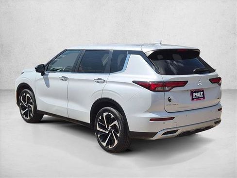 Used 2024 Mitsubishi Outlander SE FWD image 7