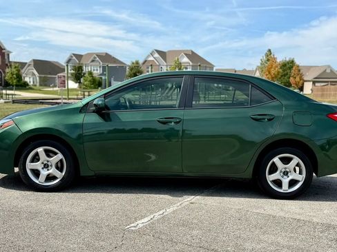 Used 2016 Toyota Corolla LE FWD image 4