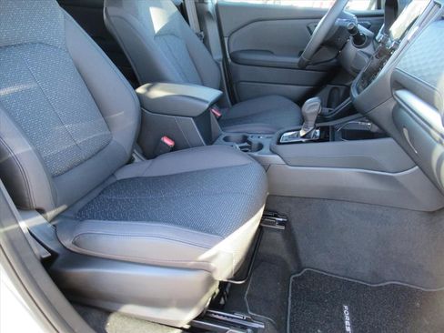 Used 2025 Subaru Forester Premium image 9