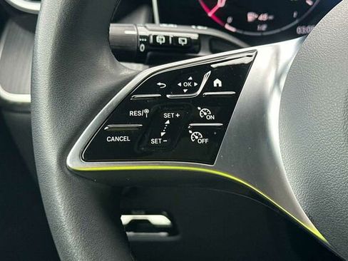 Used 2025 Mercedes-Benz GLC 300 image 30