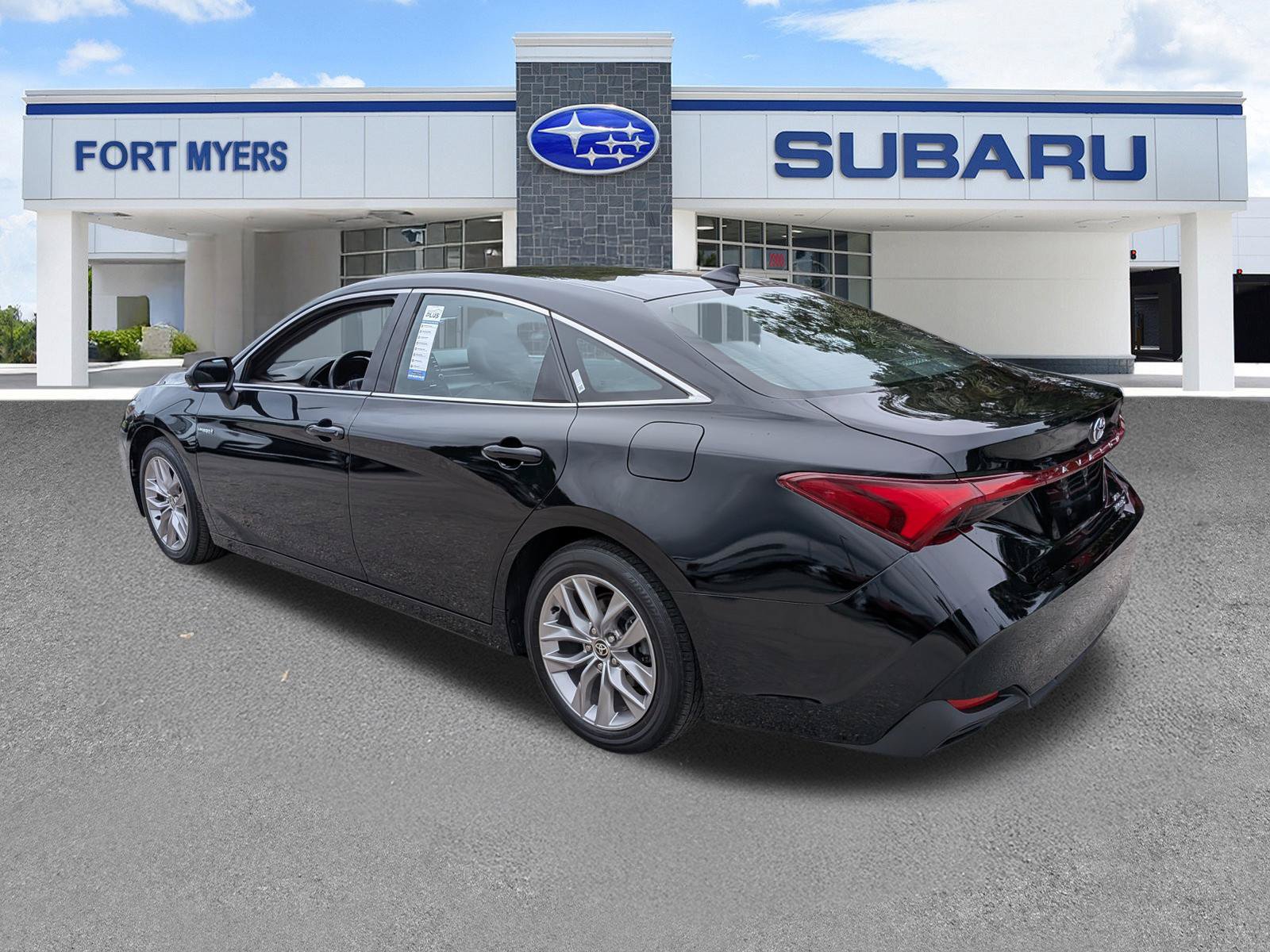 Used 2021 Toyota Avalon XLE w/ Moonroof Package FWD image 6