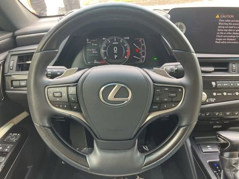 Used 2022 Lexus ES 350 Ultra Luxury w/ Accessory Package 2 image 9