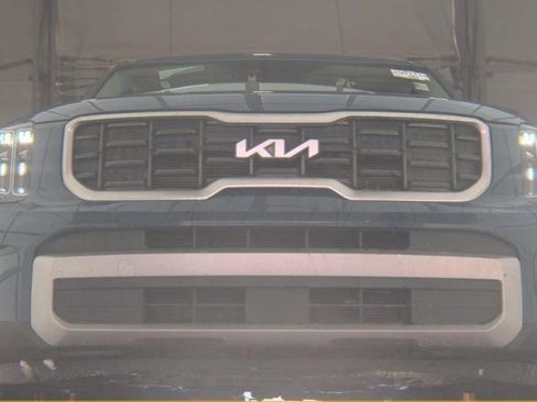 Used 2023 Kia Telluride S w/ S Sunroof Package image 3