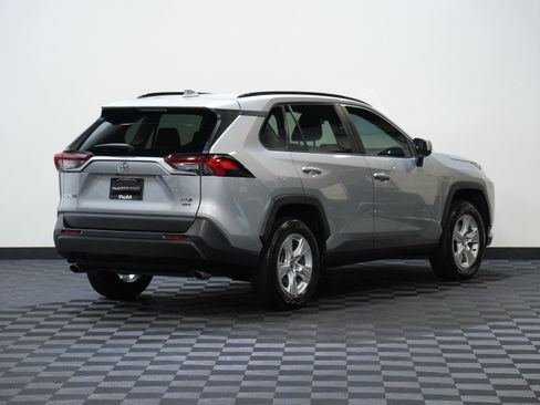 Used 2020 Toyota RAV4 XLE w/ XLE Grade Weather Package AWD/4WD image 6