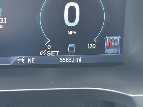 Used 2025 Ford F150 Lightning XLT AWD/4WD image 32