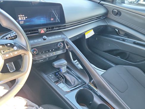 Certified 2025 Hyundai Elantra SEL w/ Cargo Package image 15