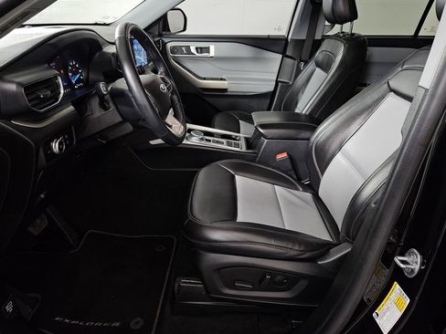 Used 2023 Ford Explorer XLT w/ Equipment Group 202A image 23