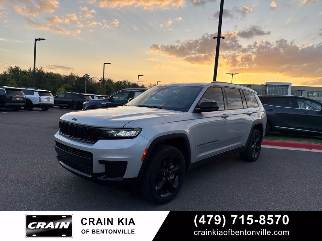 Used 2024 Jeep Grand Cherokee L Altitude AWD/4WD image 8