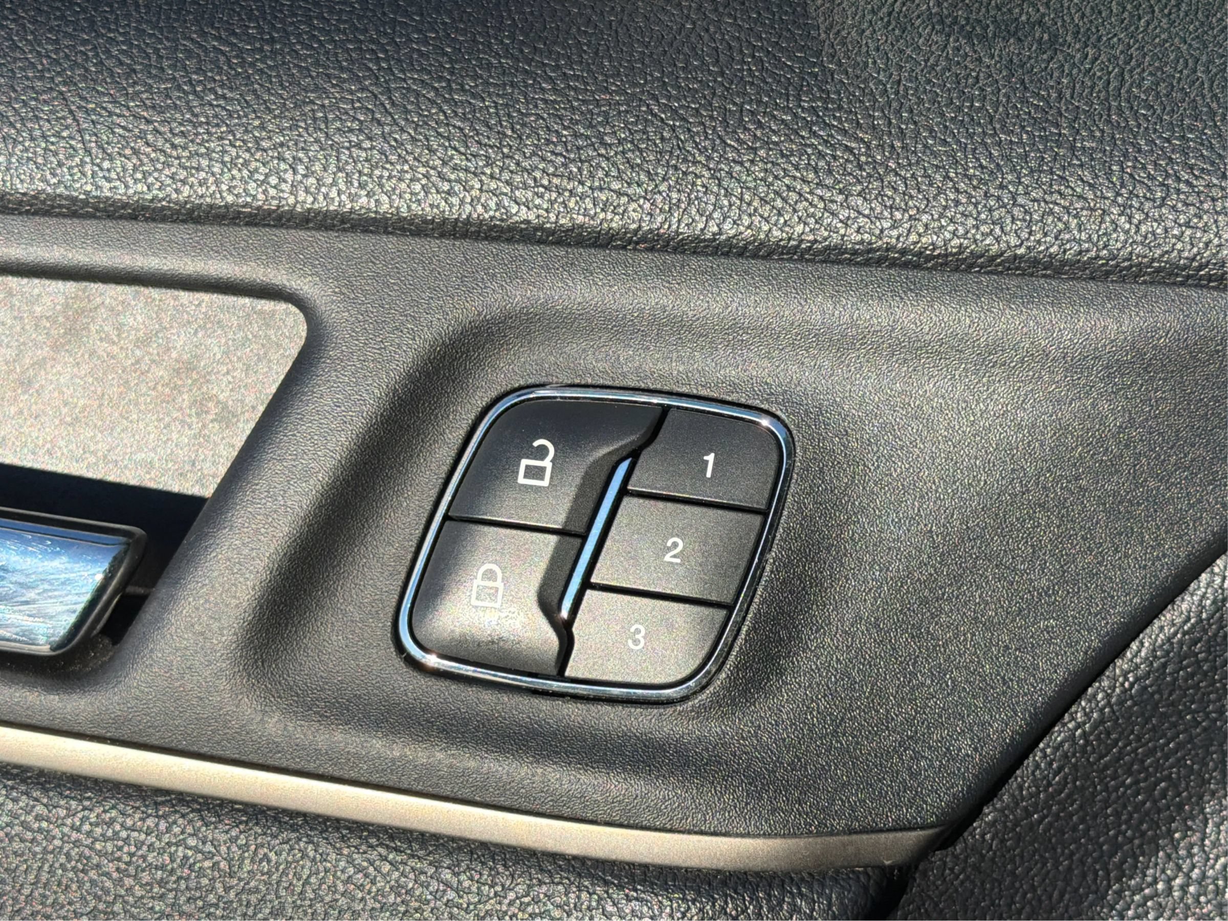 Used 2019 Lincoln MKC Premiere AWD/4WD image 25