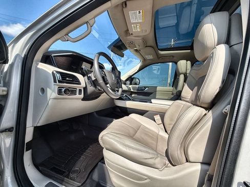 Used 2019 Lincoln Navigator Reserve AWD/4WD image 10