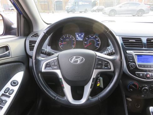 Used 2014 Hyundai Accent SE w/ Option Group 3 FWD image 14