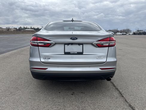 Used 2020 Ford Fusion SE image 4
