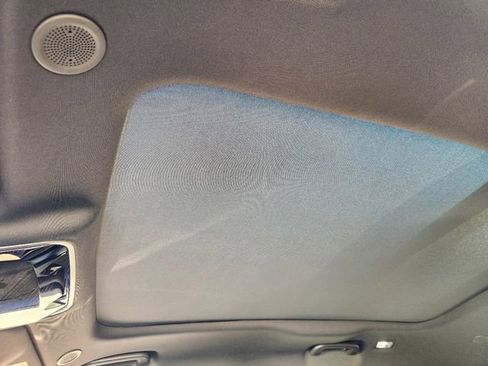 New 2025 Land Rover Range Rover Velar Dynamic SE image 18