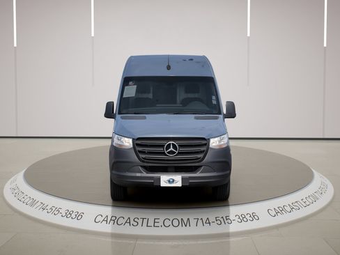 Used 2019 Mercedes-Benz Sprinter 144 image 2