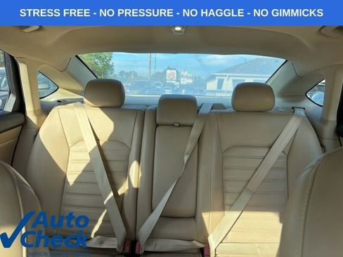 Used 2014 Ford Fusion SE w/ Equipment Group 202A image 29