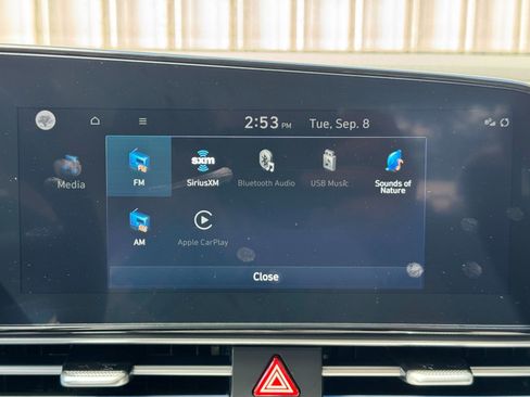 Used 2025 Hyundai Elantra SEL FWD image 27