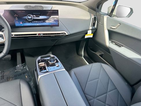 New 2026 BMW iX xDrive60 image 19