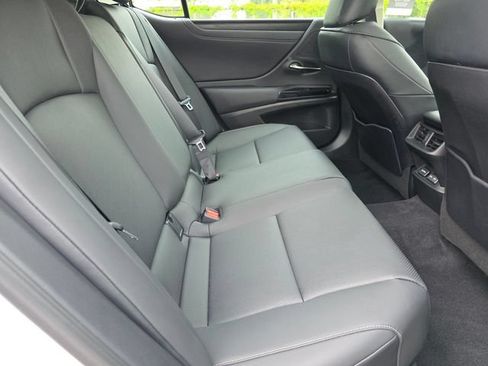 Used 2024 Lexus ES 350 w/ Premium Package FWD image 13