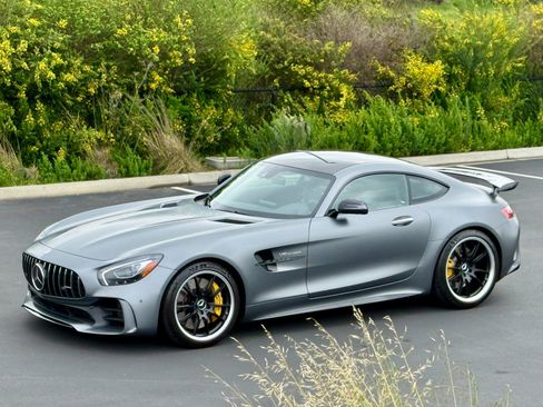Used 2018 Mercedes-Benz AMG GT R image 1