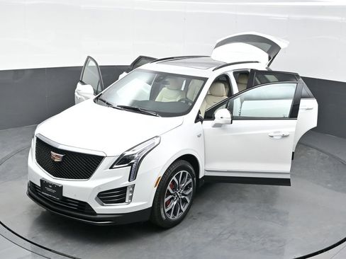 New 2025 Cadillac XT5 Sportv w/ LPO, Floor Liner Package image 35