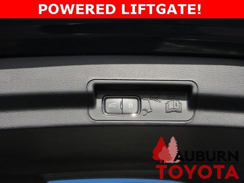 Used 2022 Ford Explorer XLT image 8