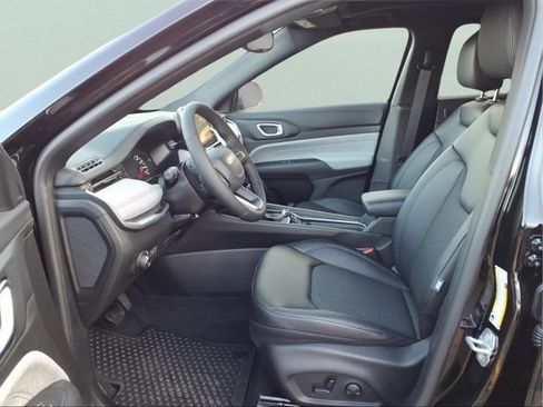 New 2026 Jeep Compass Latitude image 9