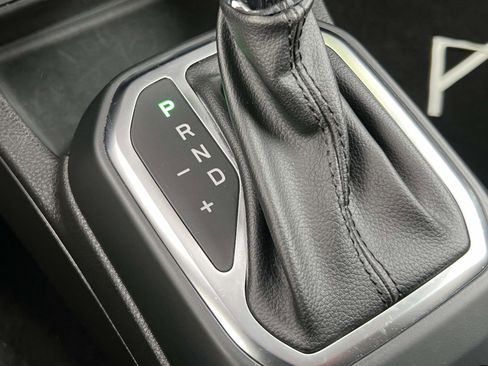 Used 2023 Jeep Renegade Latitude image 12