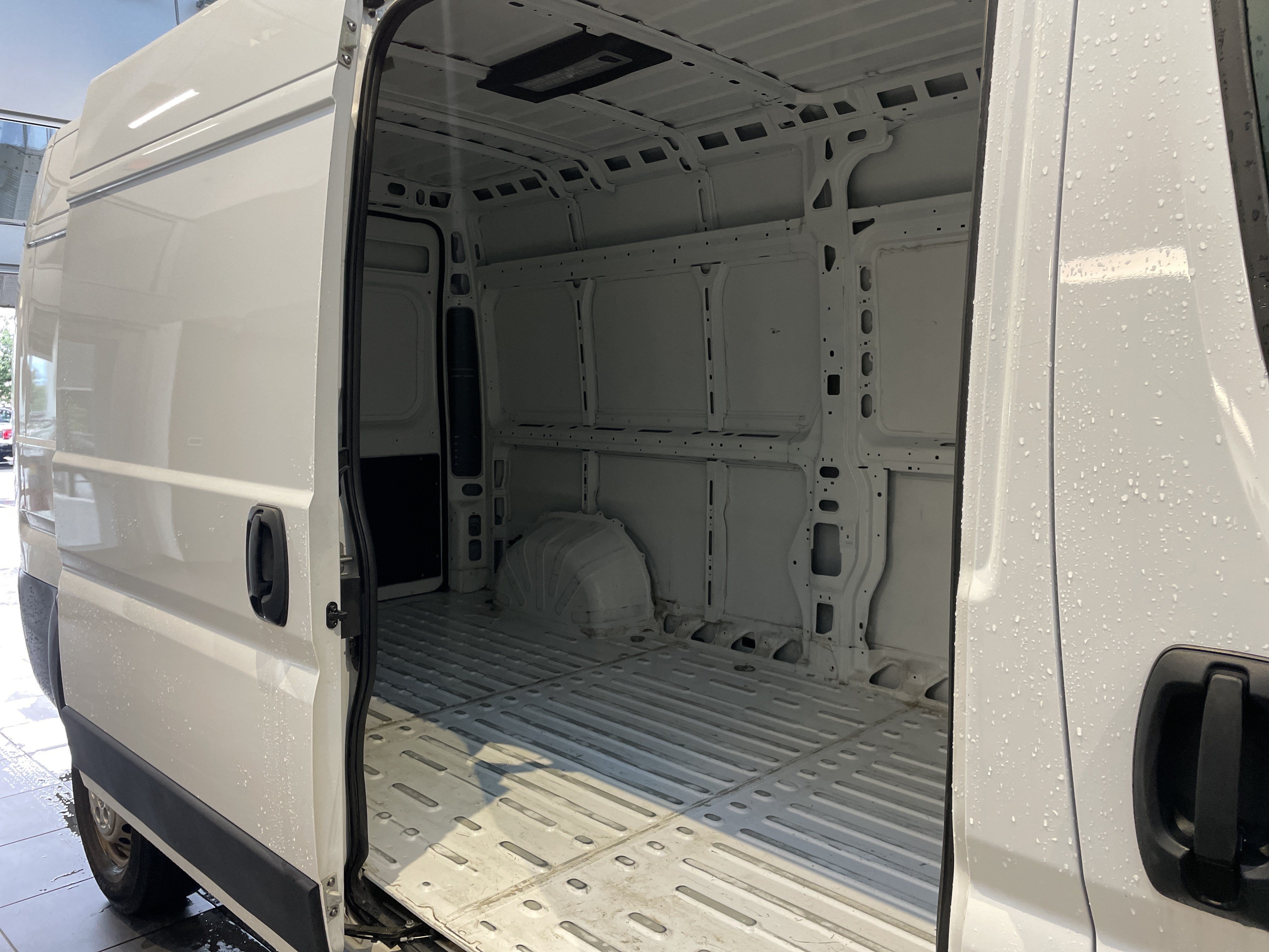 Used 2025 RAM ProMaster 2500 w/ Convenience Group FWD image 31