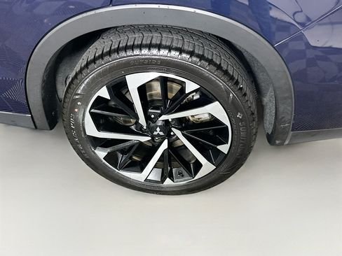 Used 2024 Mitsubishi Outlander SE AWD/4WD image 11