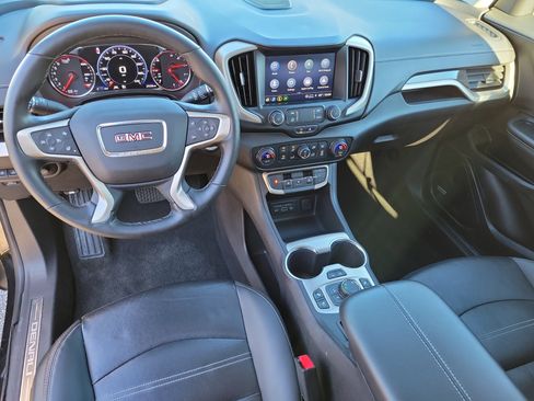 Used 2024 GMC Terrain Denali w/ Black Diamond Edition image 8