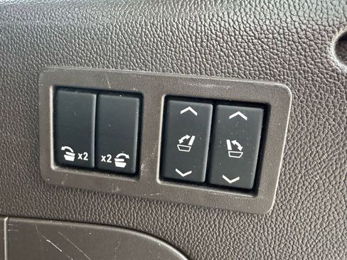 Used 2018 GMC Yukon XL Denali w/ Denali Ultimate Package image 30