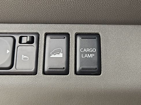 Used 2016 Nissan Frontier SL w/ Moonroof Package AWD/4WD image 27