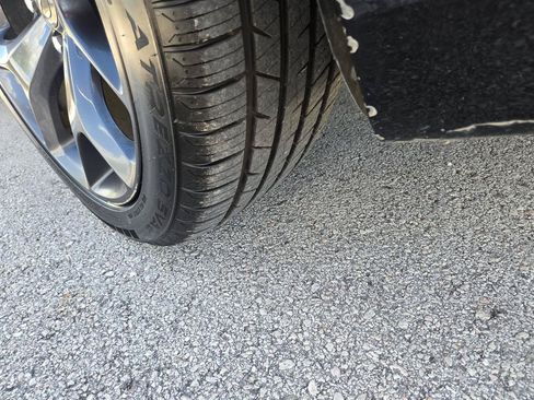 Used 2023 Chrysler 300 S RWD image 8