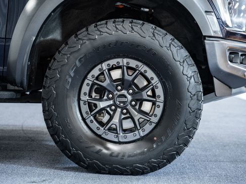 Certified 2022 Ford F150 Raptor w/ Raptor 37 Performance Package image 17