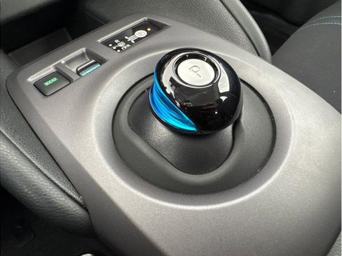 Used 2024 Nissan Leaf S image 21