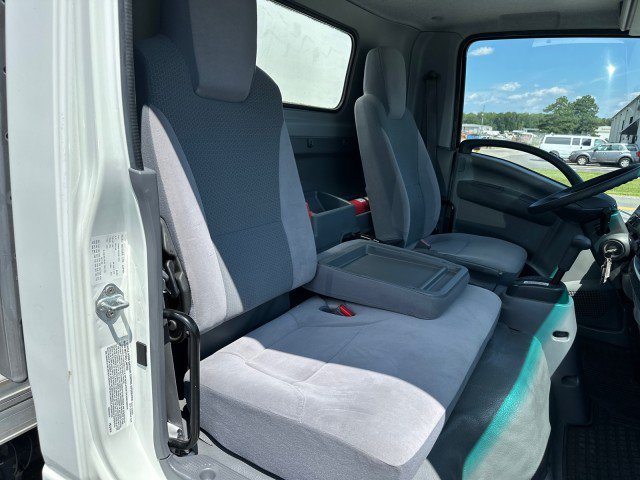 Used 2016 Isuzu NPR RWD image 23