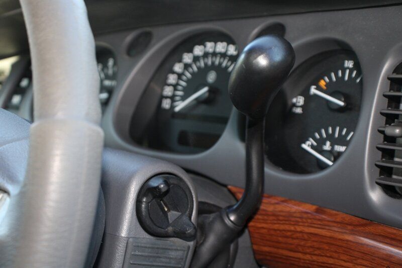 Used 2002 Buick Le Sabre Custom w/ Prestige Pkg FWD image 8