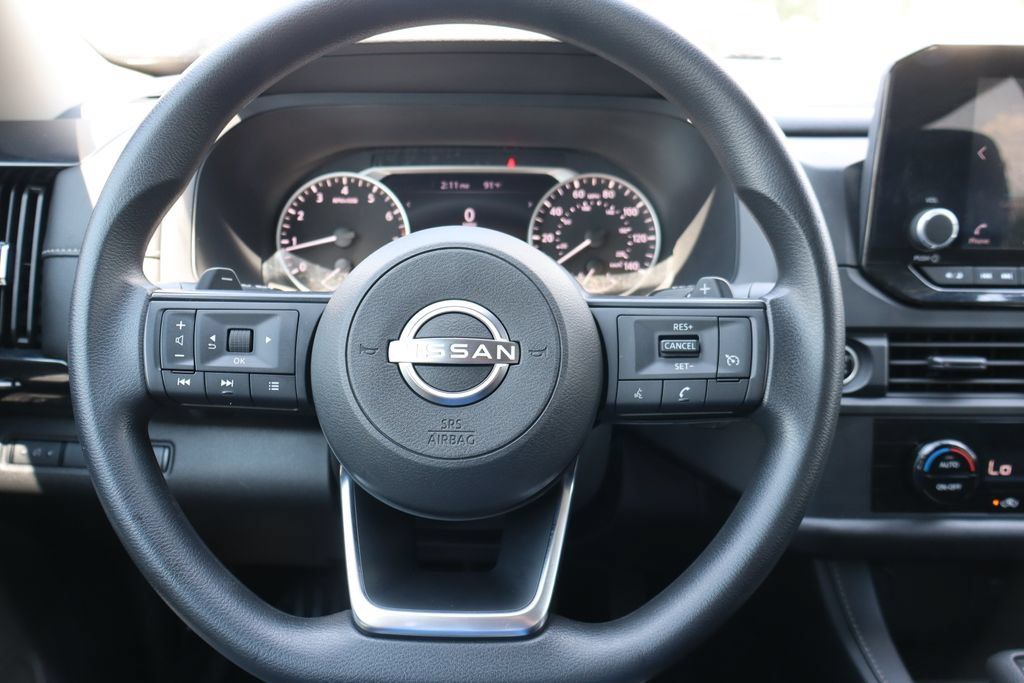 Used 2023 Nissan Pathfinder S AWD/4WD image 6