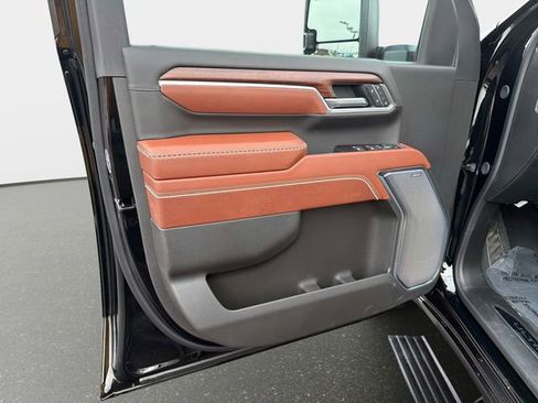 New 2026 GMC Sierra 3500 Denali Ultimate AWD/4WD image 17