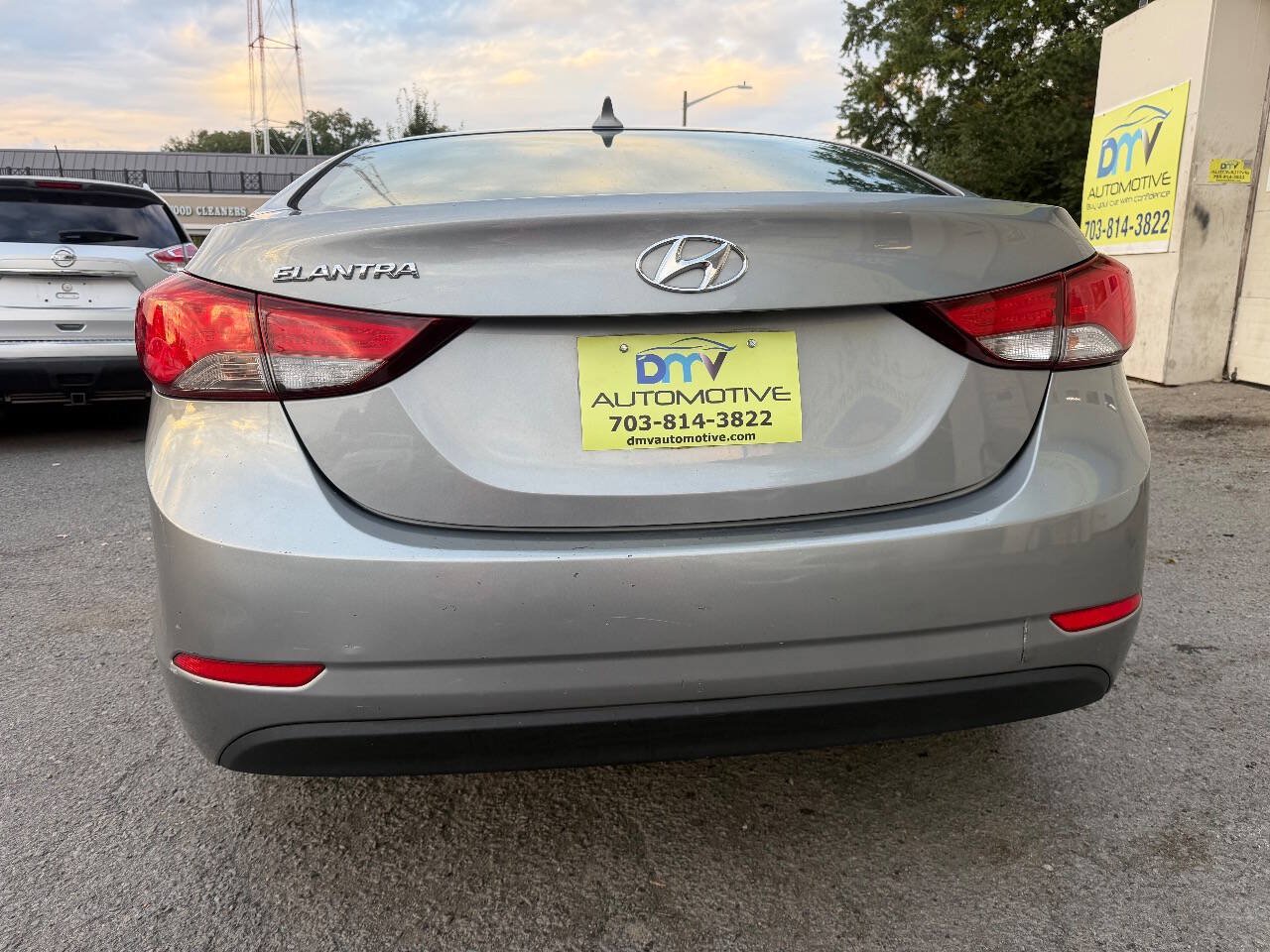 Used 2015 Hyundai Elantra SE FWD image 7