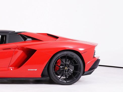 Used 2019 Lamborghini Aventador S AWD/4WD image 15