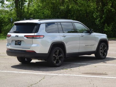 Used 2023 Jeep Grand Cherokee L Laredo AWD/4WD image 28