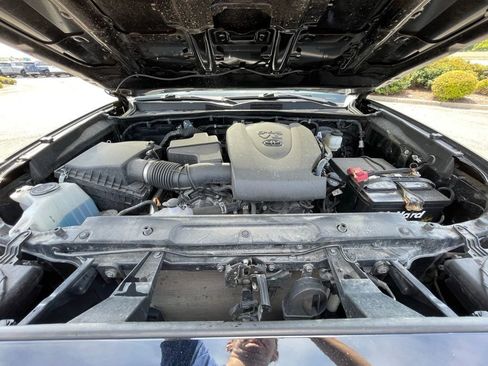 Used 2022 Toyota Tacoma SR image 32