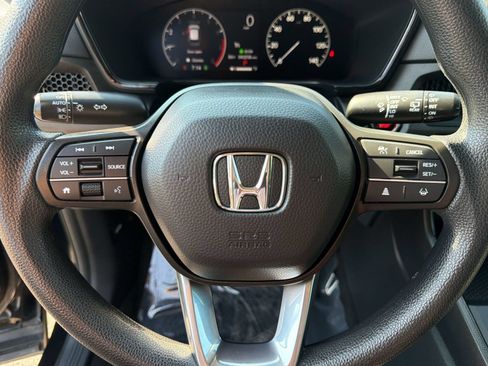Used 2025 Honda CR-V LX image 11