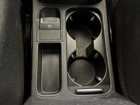 Used 2017 Volkswagen Tiguan S image 25