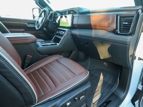 Used 2024 GMC Sierra 2500 Denali Ultimate image 24